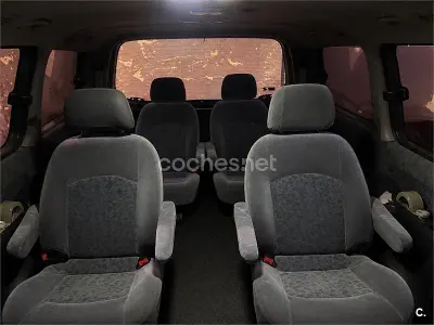 Usado Hyundai H-1 100 CV (73 kW) 2001 Gris / plata Monovolumen