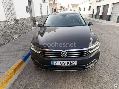 Usado VW Passat Sportline 150 CV (110 kW) 2018 Negro Berlina