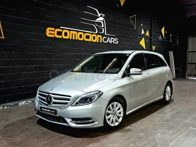 Usado Mercedes B180 109 CV (80 kW) 2012 Gris / plata Utilitario