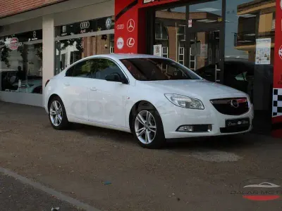 Usado Opel Insignia Cosmo 260 CV (191 kW) 2009 Blanco Berlina