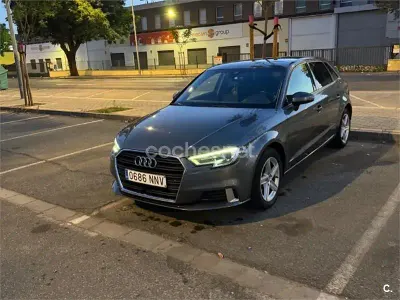Usado Audi A3 110 CV (80 kW) 2017 Gris / plata Berlina