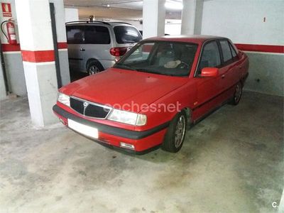 Rojo Usado 1991 Lancia Dedra Berlina | 5600 €
