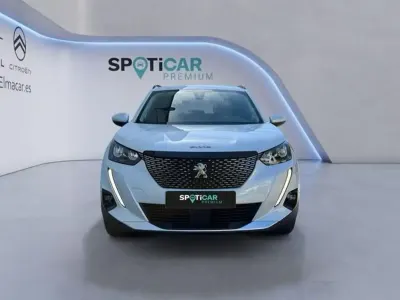 Usado Peugeot 2008 Allure 130 CV (95 kW) 2021 Blanco SUV