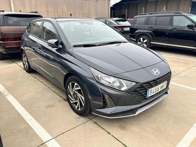Gris Usado 2024 Hyundai i20 Berlina | 14.990 € (Precio justo)