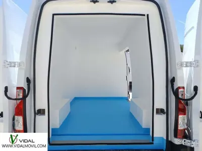 Usado Renault Master 135 CV (99 kW) 2021 Blanco Monovolumen