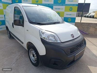Blanco Usado 2019 Fiat Fiorino Monovolumen | 9922 € (Precio justo)