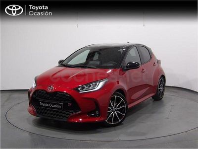 Usado Toyota Yaris Hybrid Sport 131 CV (96 kW) 2024 Rojo Utilitario