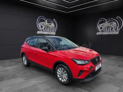Usado Seat Arona Reference 95 CV (69 kW) 2023 Granate SUV