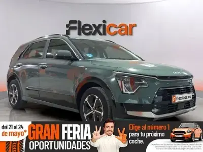 Usado Kia Niro 141 HP (103 kW) 2023 Verde SUV