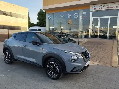Usado Nissan Juke N-Connecta 114 CV (83 kW) 2025 Gris / plata SUV