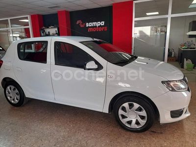 Blanco Usado 2014 Dacia Sandero Lauréate Berlina | 6890 € (Precio justo)