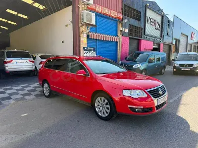 Usado VW Passat Highline 140 CV (102 kW) 2008 Rojo Familiar