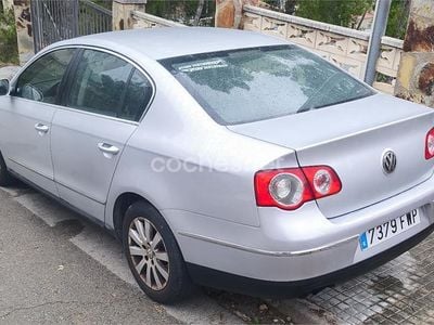 Gris / plata Usado 2007 VW Passat Highline Berlina | 3000 € (Super precio)