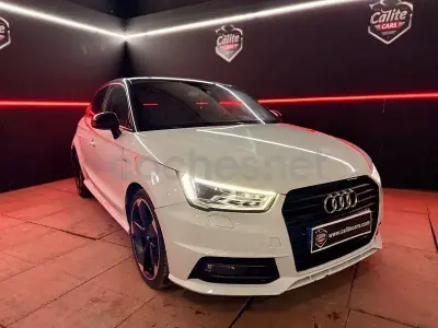 Usado Audi A1 Sportback Attraction 116 CV (85 kW) 2015 Blanco Utilitario