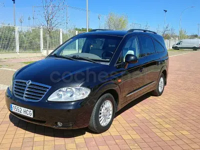 Usado SsangYong Rodius 165 CV (121 kW) 2011 Negro Monovolumen