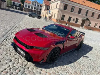 Usado Ford Mustang Fastback 315 CV (231 kW) 2024 Granate Coupe