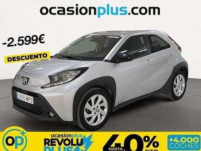 Usado Toyota Aygo Play 72 CV (52 kW) 2024 Gris Utilitario