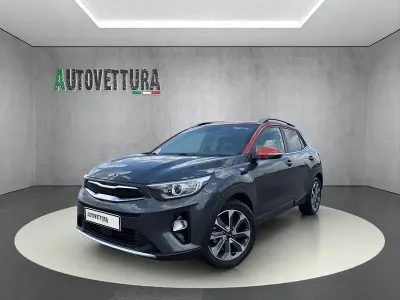 Usado Kia Stonic 100 CV (73 kW) 2018 Negro SUV