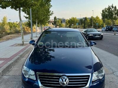 Azul Usado 2006 VW Passat Advance Berlina | 5299 € (Precio justo)