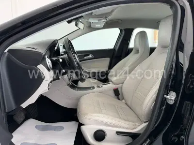 Usado Mercedes A180 Urban 109 CV (80 kW) 2013 Negro Berlina