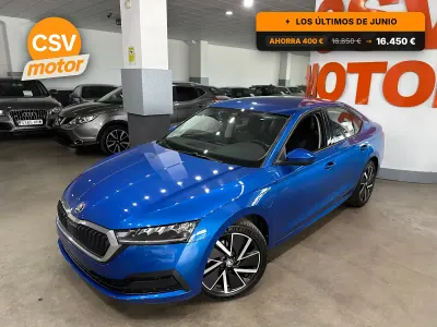 Usado Skoda Octavia Style 204 CV (150 kW) 2021 Azul Utilitario