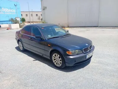 Usado BMW 320 150 CV (110 kW) 2004 Azul Berlina