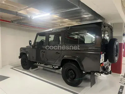 Usado Land Rover Defender 122 CV (89 kW) 2015 Gris / plata Familiar