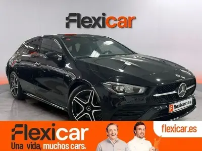 Usado Mercedes CLA200 Shooting Brake 150 CV (110 kW) 2021 Negro Familiar