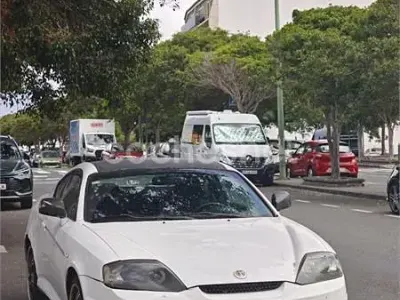 Usado Hyundai Coupé 105 CV (77 kW) 2005 Blanco Coupe