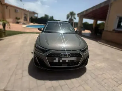 Usado Audi A1 Sportback Premium 116 CV (85 kW) 2022 Gris Utilitario