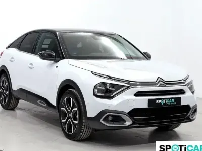 Begagnad Citroën e-C4 114 kW (156 HK) 2024 Vit Sedan