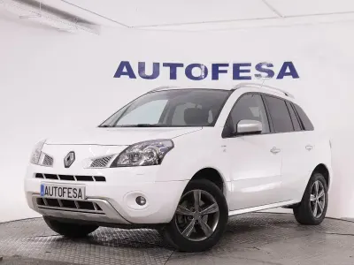 Usado Renault Koleos Bose Edition 150 CV (110 kW) 2011 Blanco SUV