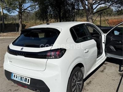 Usado Peugeot 208 Active 100 CV (73 kW) 2024 Blanco Utilitario