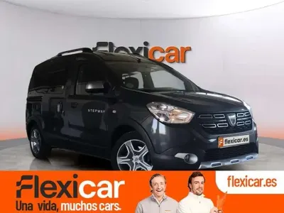 Usado Dacia Dokker Essentiel 95 CV (69 kW) 2020 Gris Monovolumen