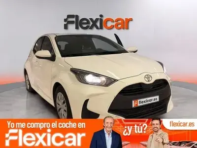Usado Toyota Yaris Active 116 CV (85 kW) 2025 Gris Utilitario