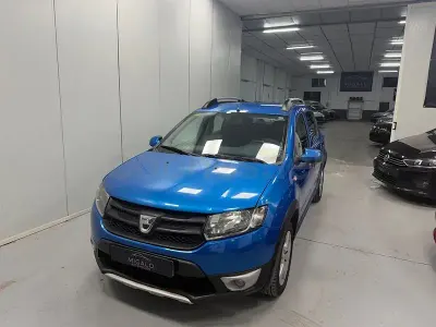 Usado Dacia Sandero Stepway 90 CV (66 kW) 2014 Azul Berlina