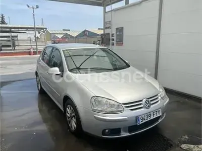Usado VW Golf V 105 CV (77 kW) 2007 Gris / plata Berlina