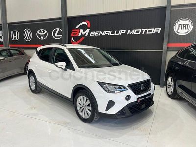 Usado Seat Arona Xperience 110 CV (80 kW) 2023 Blanco SUV