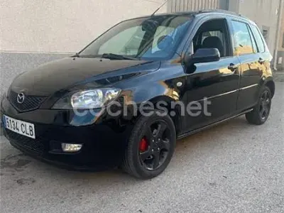 Usado Mazda 2 Sportive 100 CV (73 kW) 2003 Negro Utilitario