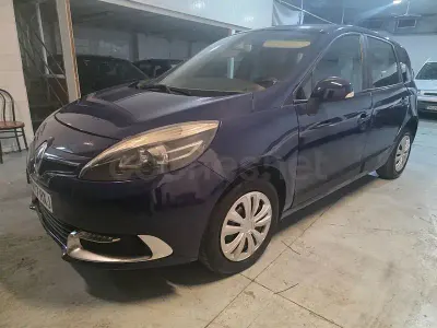 Usado Renault Scénic Authentique 115 CV (84 kW) 2014 Azul Monovolumen