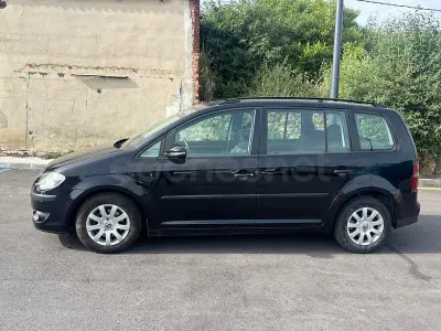 Usado VW Touran 105 CV (77 kW) 2009 Negro Monovolumen