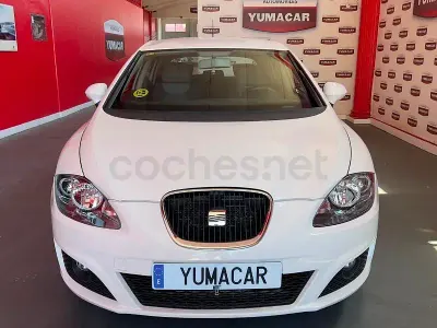Usado Seat Leon Reference 105 CV (77 kW) 2010 Blanco Utilitario