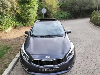 Usado Kia Ceed 90 CV (66 kW) 2012 Negro Utilitario