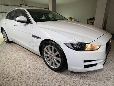 Usado Jaguar XE Pure 180 CV (132 kW) 2015 Blanco Berlina
