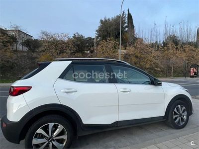 Blanco Usado 2022 Kia Stonic SUV | 16.900 € (Precio justo)