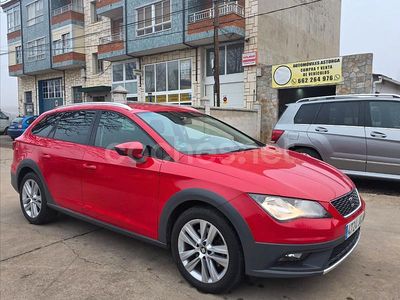 Usado Seat Leon 4Drive 184 CV (135 kW) 2015 Rojo Familiar