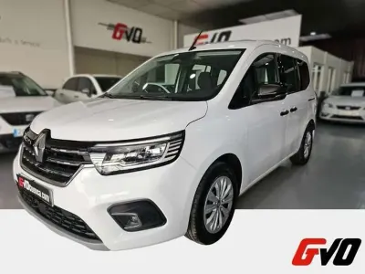 Usado Renault Kangoo 95 CV (69 kW) 2022 Blanco Monovolumen