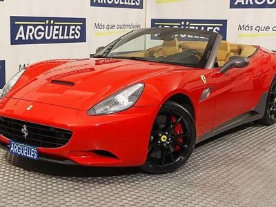 Begagnad Ferrari California 460 HK (338 kW) 2011 Röd Cab