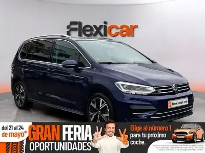 Usado VW Touran R-line 150 CV (110 kW) 2023 Azul Monovolumen