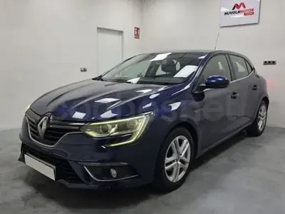 Usado Renault Mégane IV Intens 130 CV (95 kW) 2016 Azul Berlina